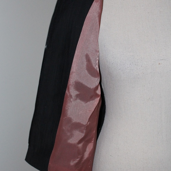 Tahari, 2 piece black pants suit and Blazer  zip jacket  size 2P - Picture 6 of 16